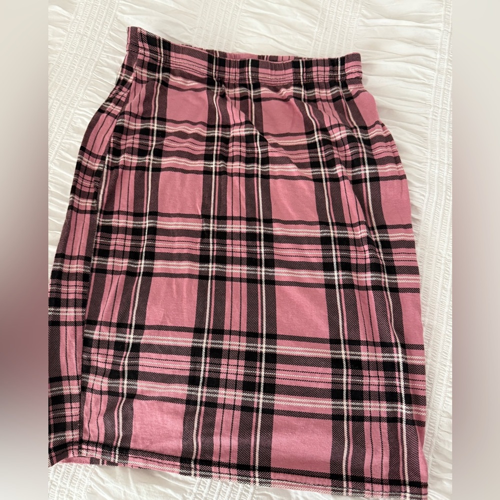 PrettyLittleThing Stretch Pink Plaid Skirt Size 2